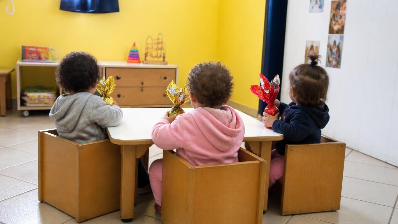 Berçário recebe novos brinquedos pedagógicos doados por parceiros